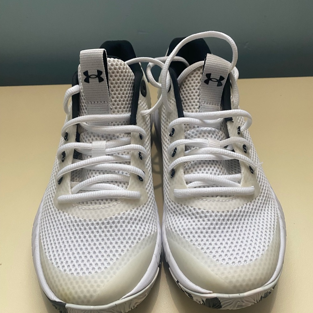 Under Armour Women's Hovr Breakthru White Black Basketball Shoes